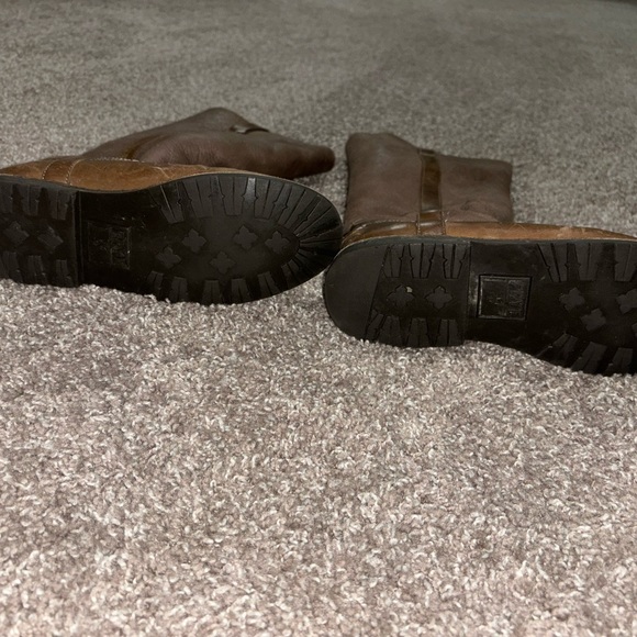 Frye Winter Boots with fuzzy inside - Picture 3 of 7